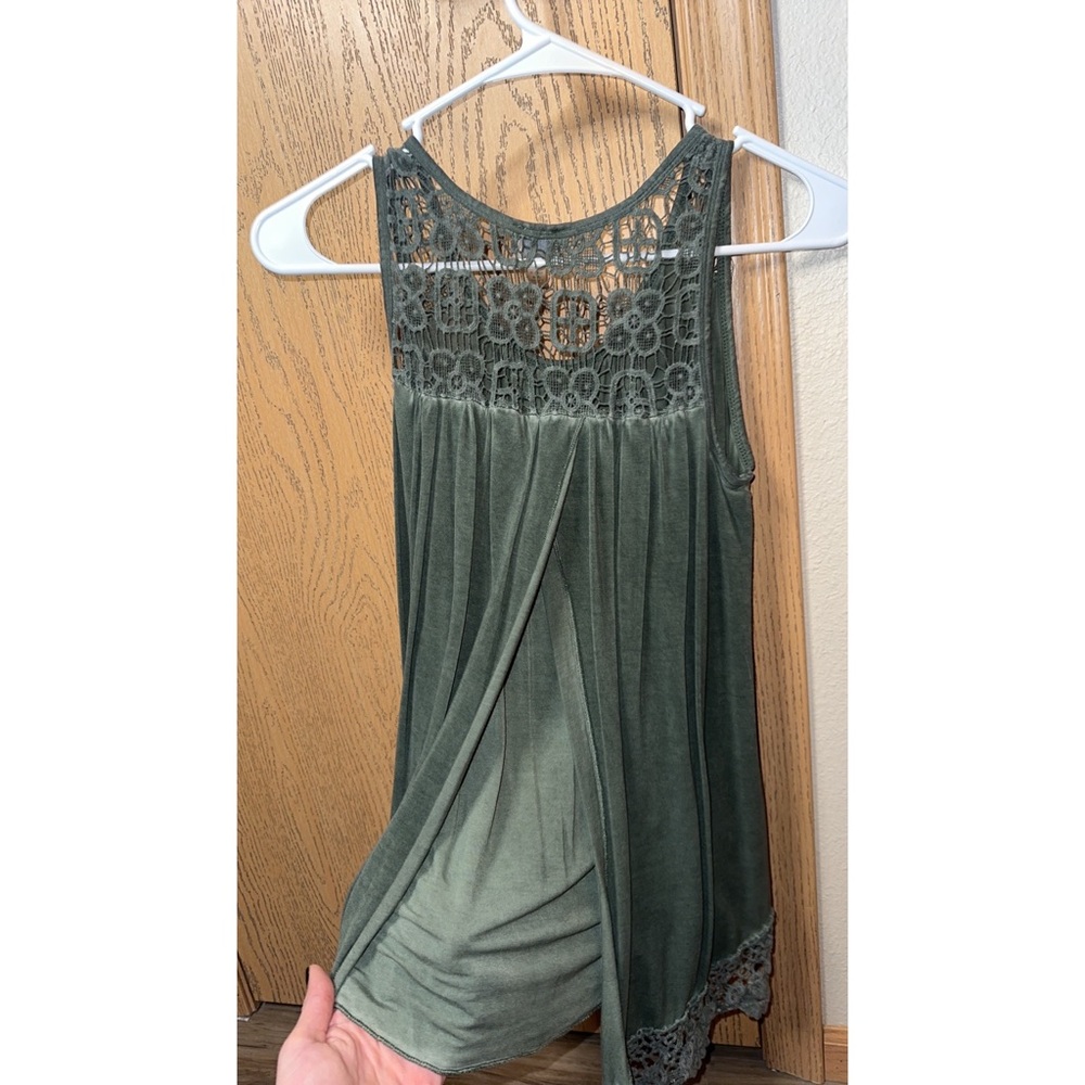 tank top - Picture 3 of 5
